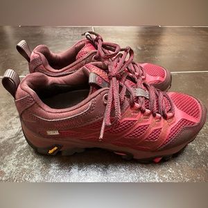Merrell Moab Women's Athletic Hiking Shoes Beet Red Vibram Soles Size 5